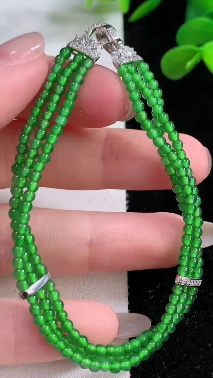 天然A货翡翠小米珠手串，尺寸2.4，重量:6.58g11月25日
工厂直销收藏佳品,种好水足，色泽均