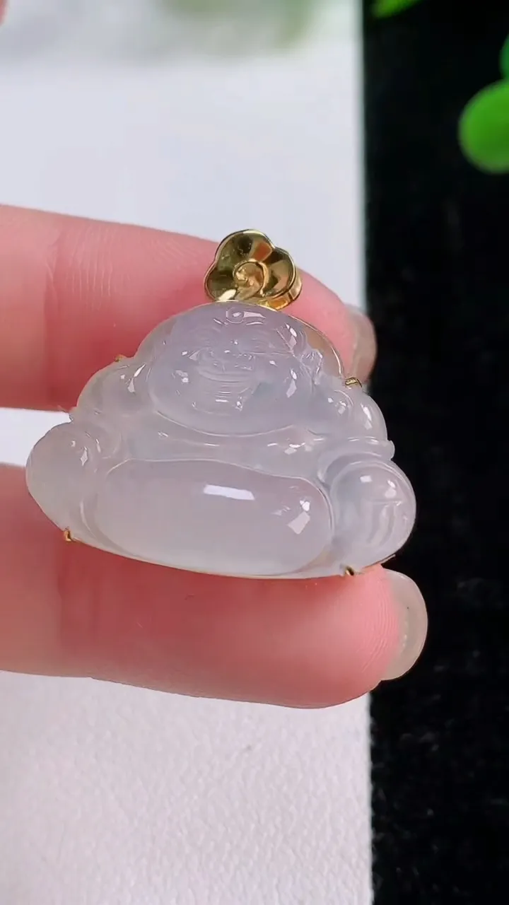 天然A货翡翠种白冰佛公吊坠，尺寸19-37.3-7.4，重量:5.13g
11月25日
