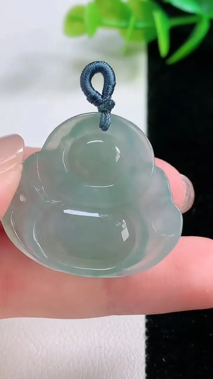 天然A货翡翠佛公吊坠，尺寸29-32.4-5.9，重量:8.43g
11月25日