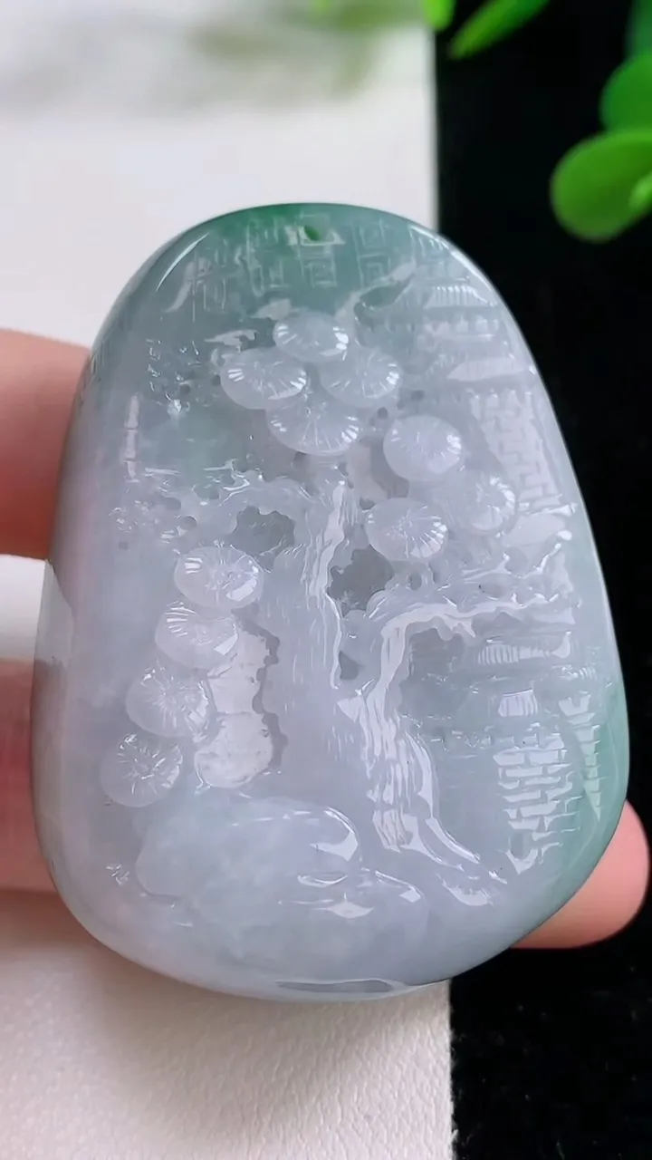 天然A货翡翠山水牌吊坠，尺寸52.5-40-16.8，重量:63.66g
11月25日