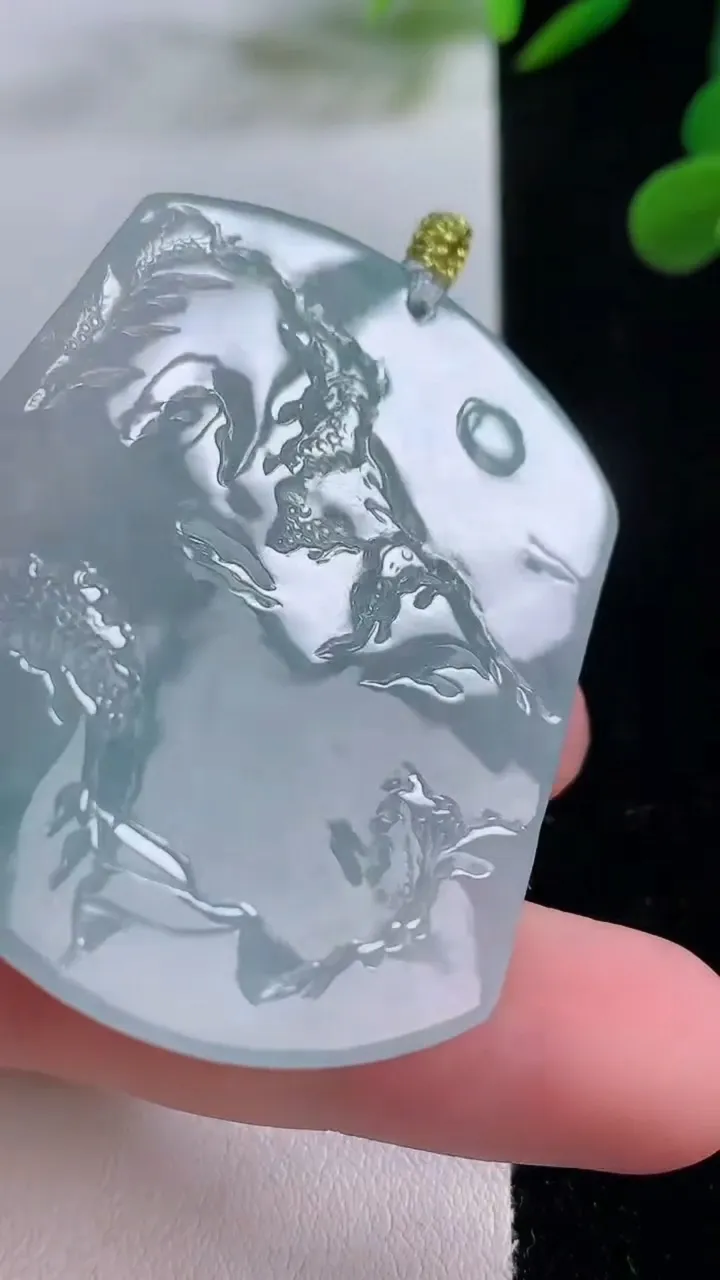 天然A货翡翠飘花关公吊坠，尺寸50.2-40.8-8.6，重量:34.18g
11月25日