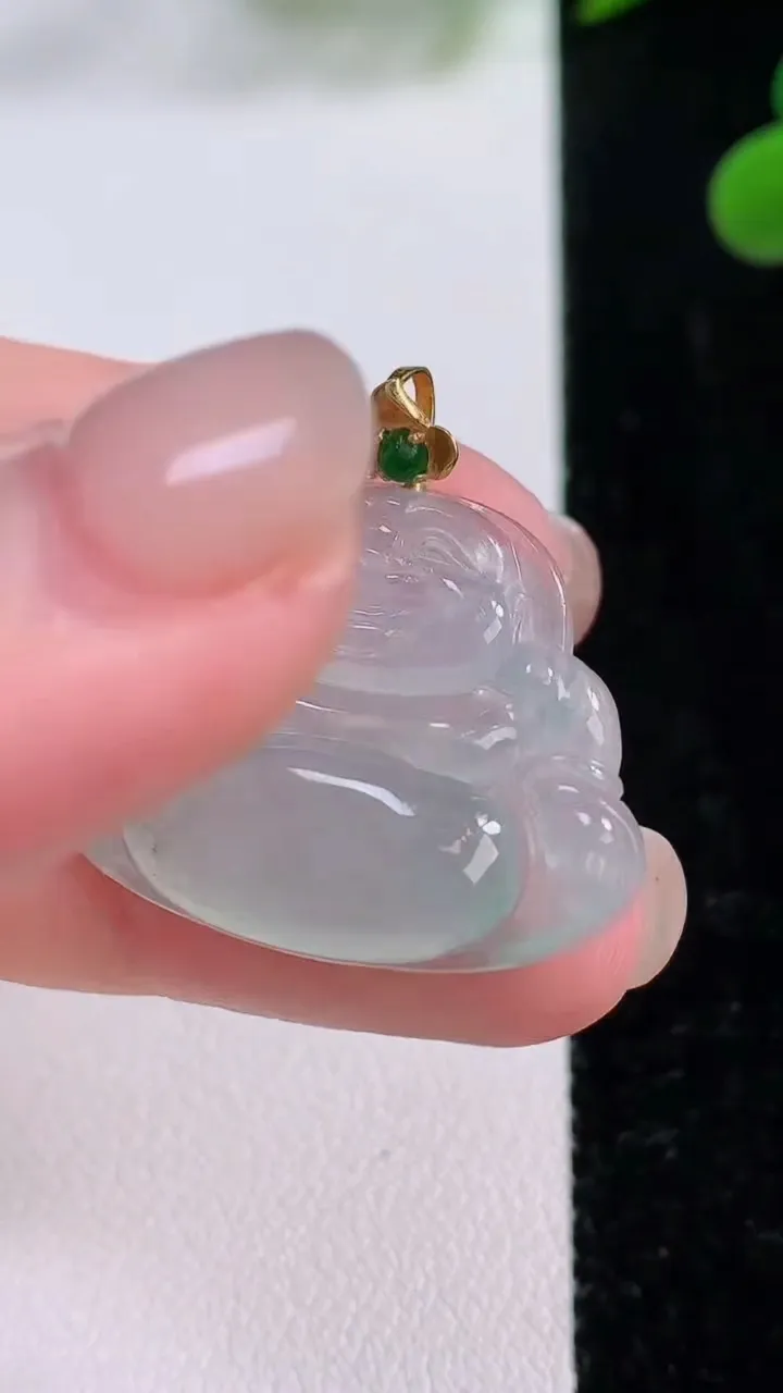 天然A货翡翠佛公吊坠，尺寸22.6-28.4-4.7，重量:4.81g
11月25日