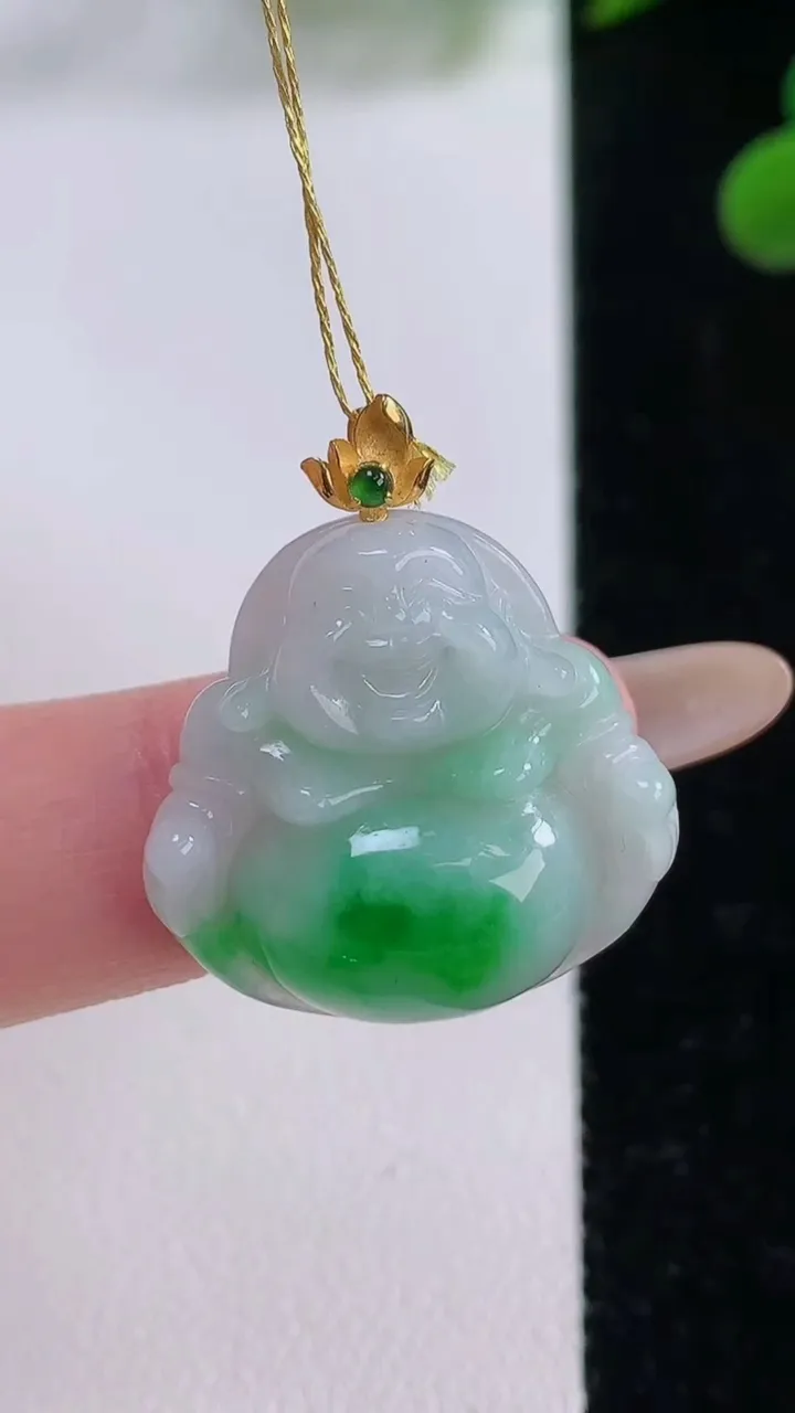 天然A货翡翠佛公吊坠，尺寸21.7-22.6-6，重量:4.37g
11月25日