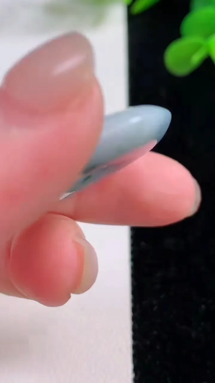 天然A货翡翠紫罗兰飘花平安扣吊坠，尺寸29.3-5.8，重量:10.84g
11月25日