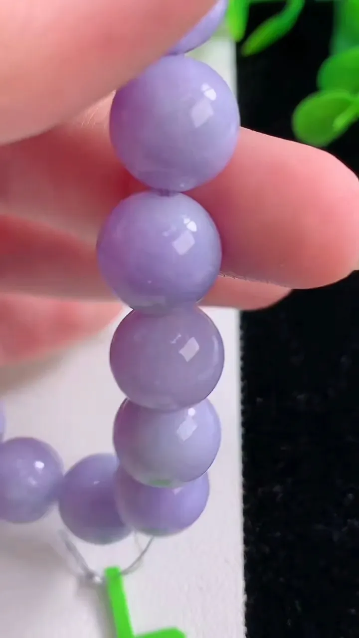 天然A货翡翠紫罗兰圆珠手串，尺寸11.4-15颗，重量:41.28g11月25日
工厂直销收藏佳品,种好水足，色泽均匀，有种有色，上手高大气！