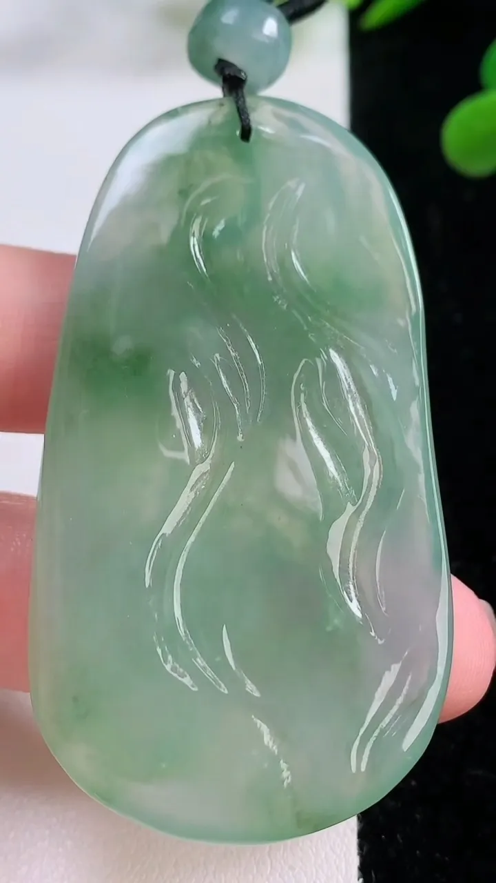 天然A货翡翠普贤菩萨吊坠，尺寸60.6-33-5.3，重量:26.85g
11月25日