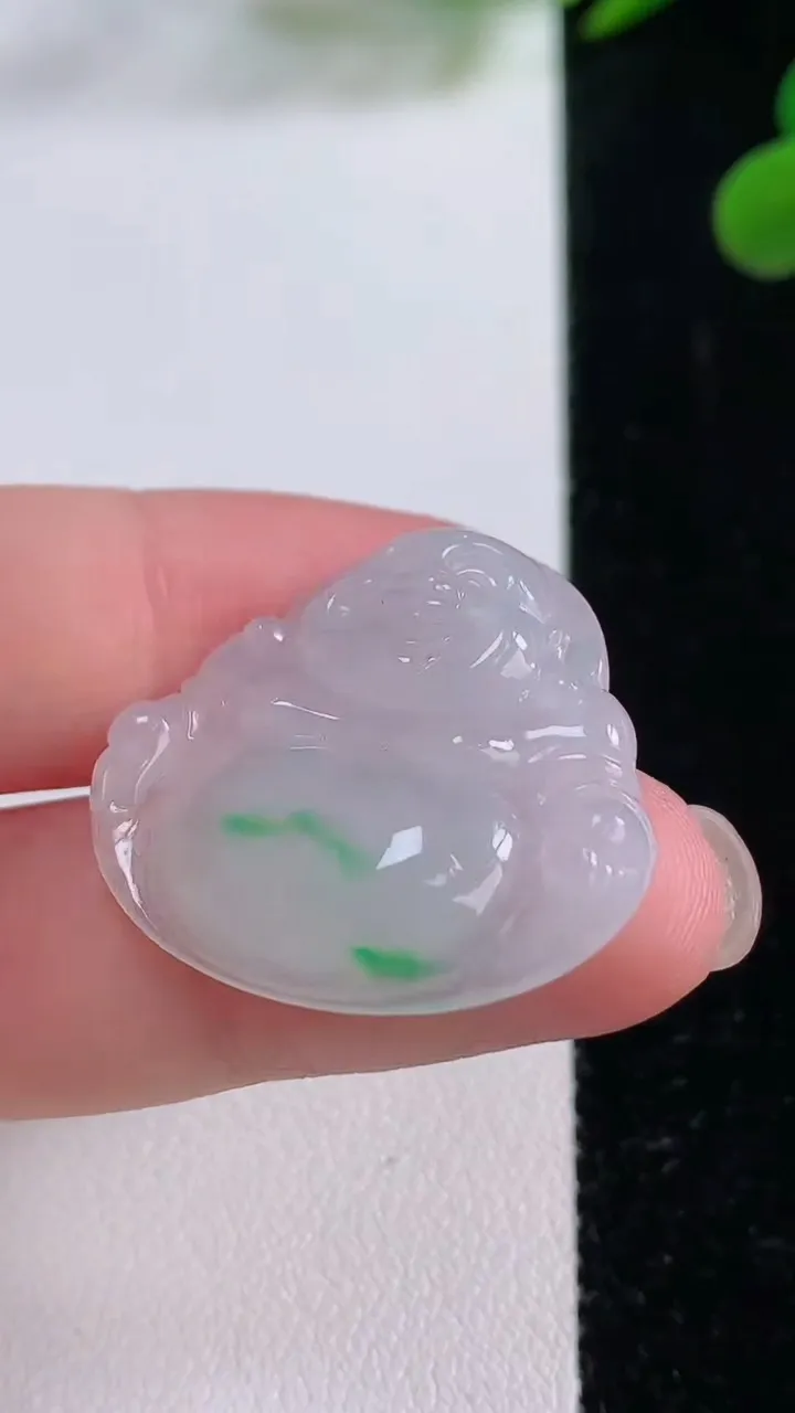 天然A货翡翠佛公吊坠，尺寸25.7-28.3-4.7，重量:5.29g
11月25日