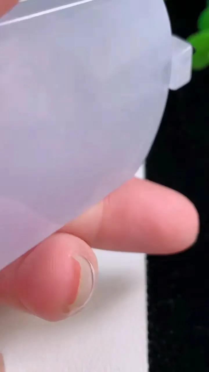 天然A货翡翠紫罗兰无事牌吊坠，尺寸54-40-5.8，重量:38.66g
11月25日