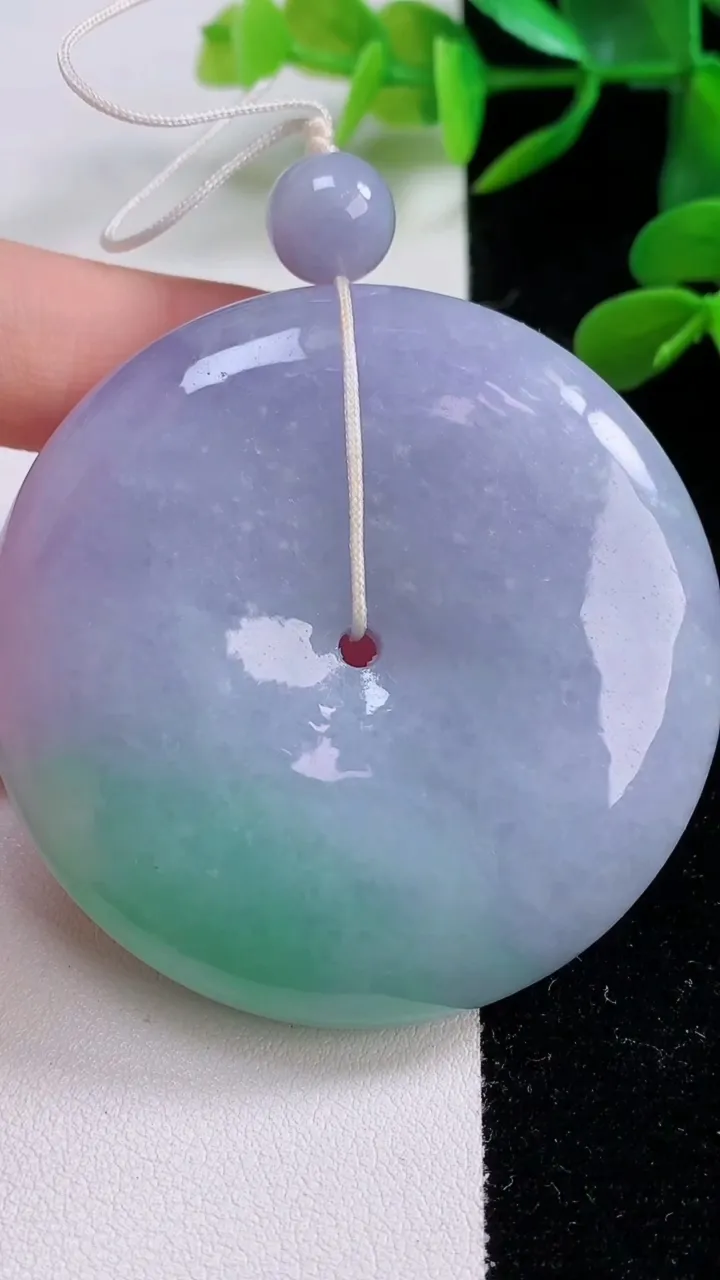 天然A货翡翠春带彩紫罗兰平安扣吊坠，尺寸56-13.5，重:92.90g
11月25日