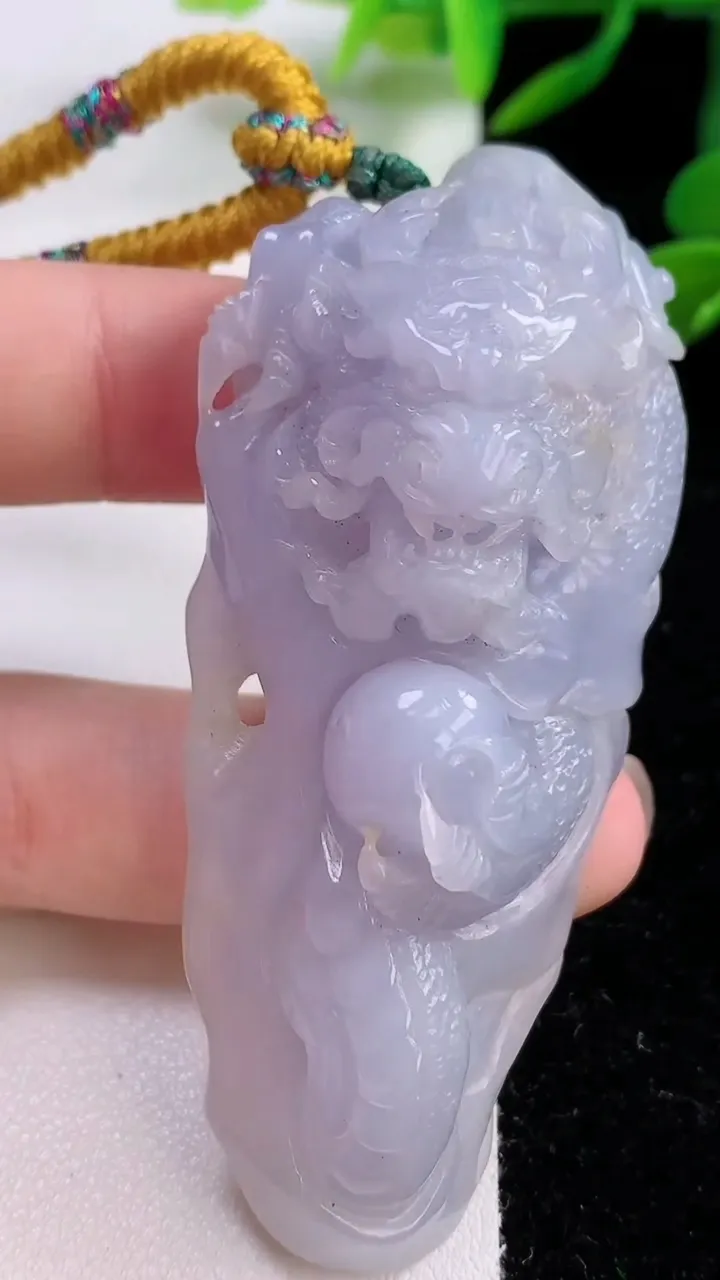 天然A货翡翠紫罗兰龙牌吊坠，尺寸71-32-20，重:57.71g
11月25日