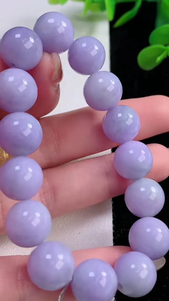 天然A货翡翠紫罗兰圆珠手串，尺寸11.4-15颗，重量:41.28g11月25日
工厂直销收藏佳品,