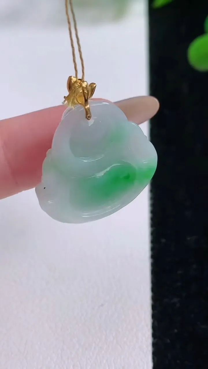 天然A货翡翠佛公吊坠，尺寸21.7-22.6-6，重量:4.37g
11月25日