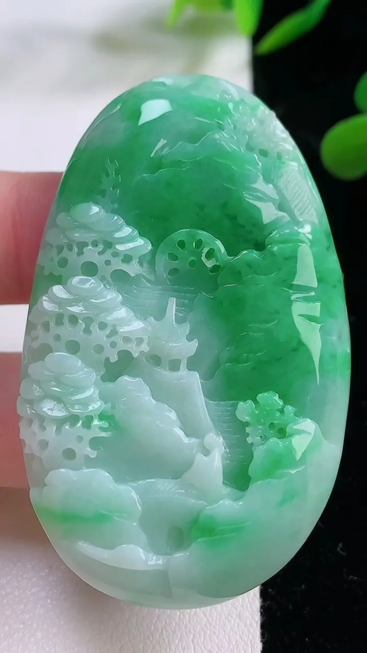 天然A货翡翠山水牌吊坠，尺寸58-36-8，重:37.03g
11月25日