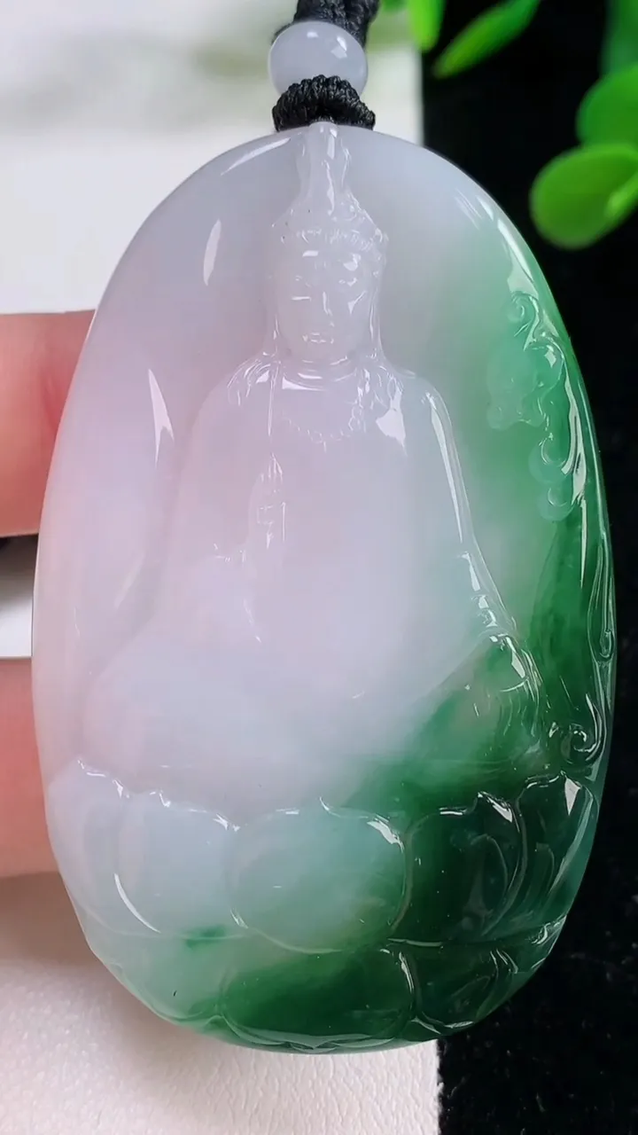 天然A货翡翠观音菩萨吊坠，尺寸62.6-39.8-5.1，重量:33.17g
11月25日