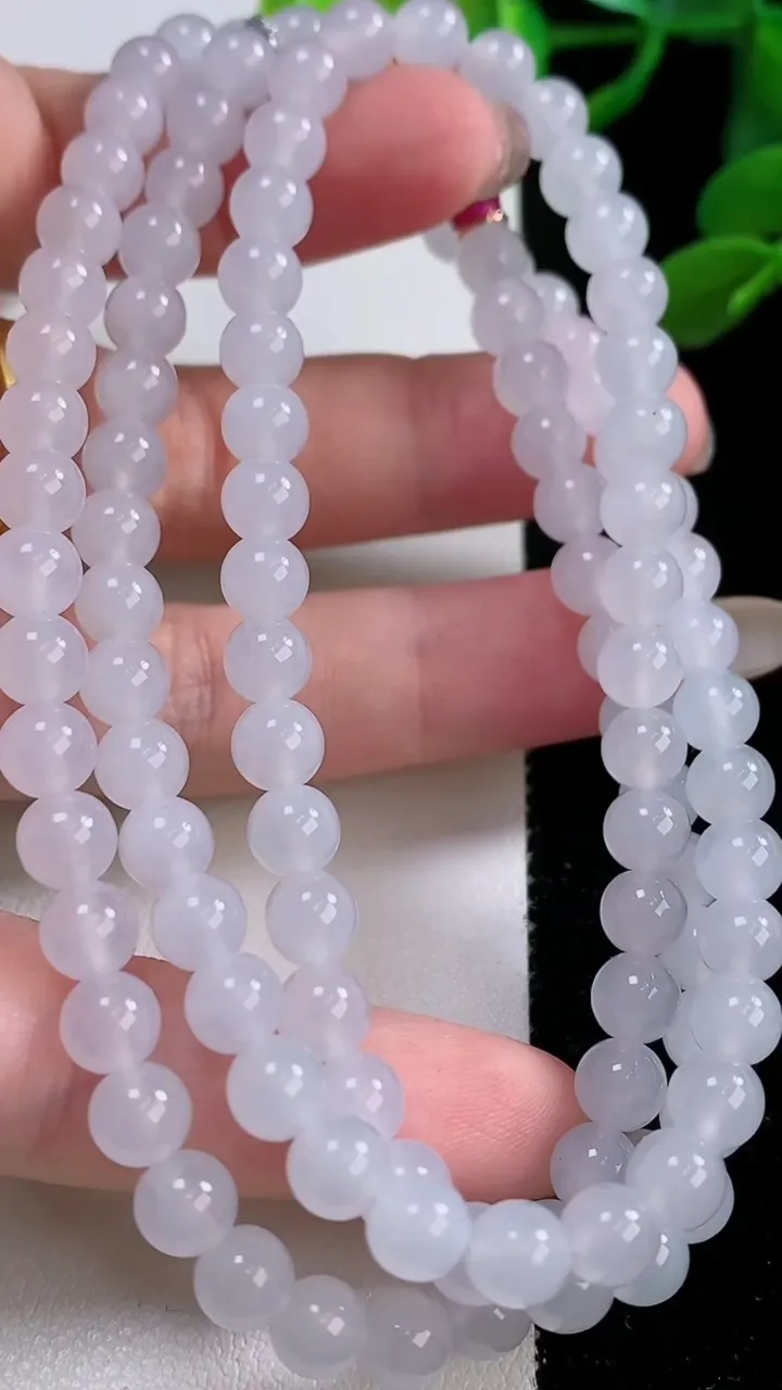 天然A货翡翠圆珠项链，尺寸5.9-112颗，重量:42.05g
11月25日