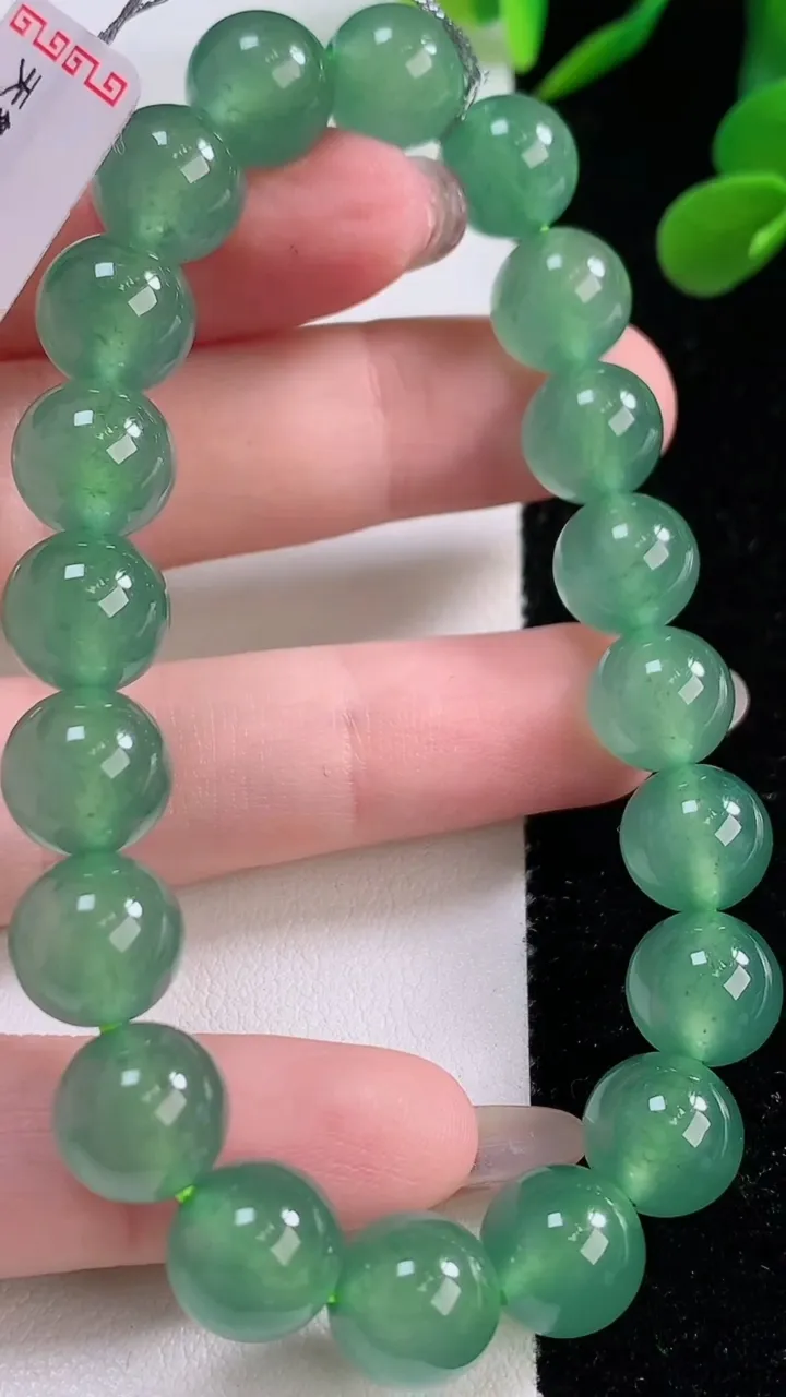 天然A货翡翠圆珠手串，尺寸10-20颗，重量:33.72g11月25日
工厂直销收藏佳品,种好水足，