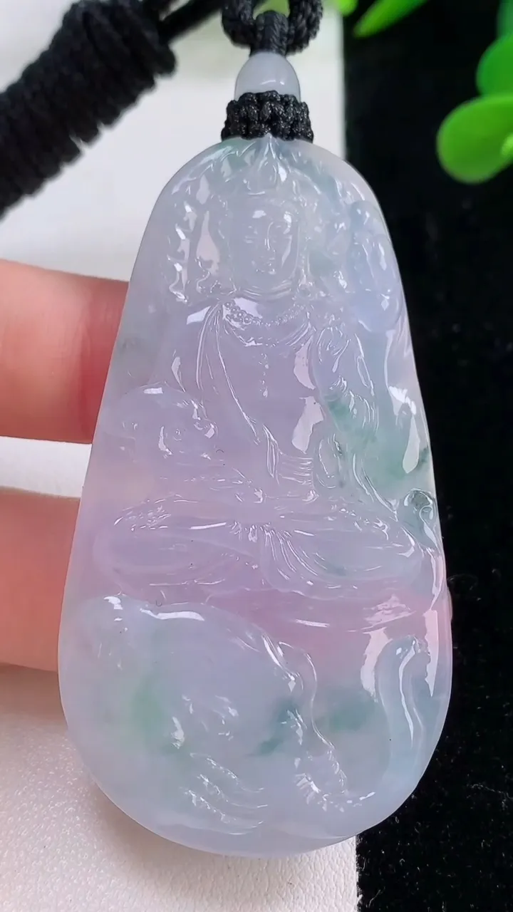 天然A货翡翠春带彩紫罗兰普贤菩萨吊坠，尺寸61.8-33.4-4.7，重量:27.86g
11月25日