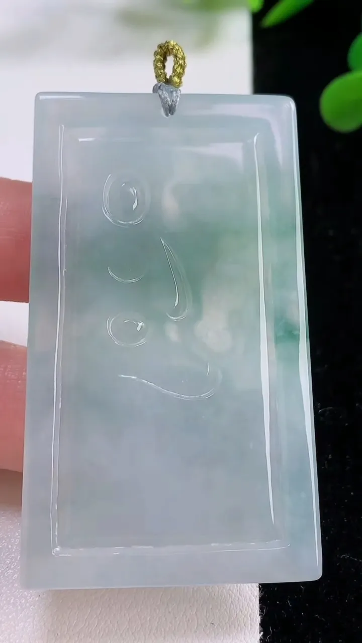 天然A货翡翠普贤菩萨吊坠，尺寸59.8-34.8-5.6，重量:30.00g
11月25日