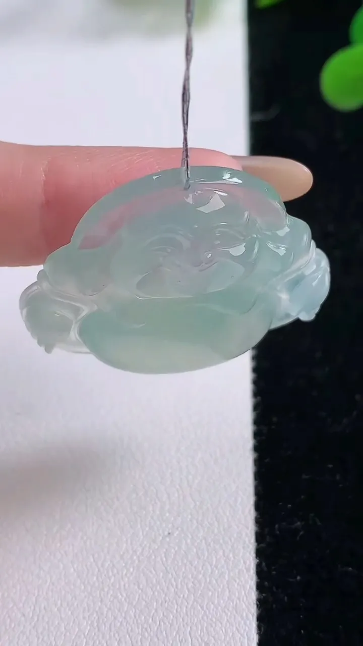 天然A货翡翠佛公吊坠，尺寸33.7-35.8-6.9，重量:13.11g
11月25日