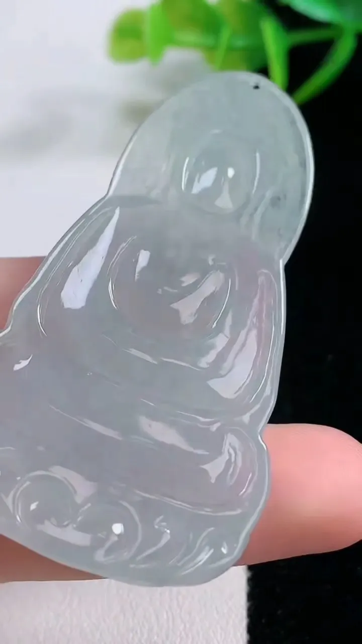 天然A货翡翠观音菩萨吊坠，尺寸59.4-32.5-5.6，重量:19.21g
11月26日