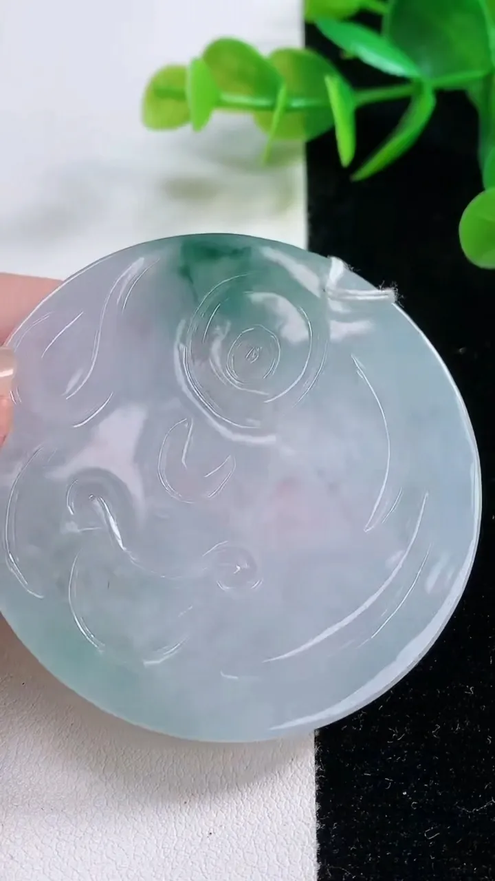 天然A货翡翠冰种飘花普贤菩萨吊坠，尺寸55.4-4.7，重量:31.52g
11月26日