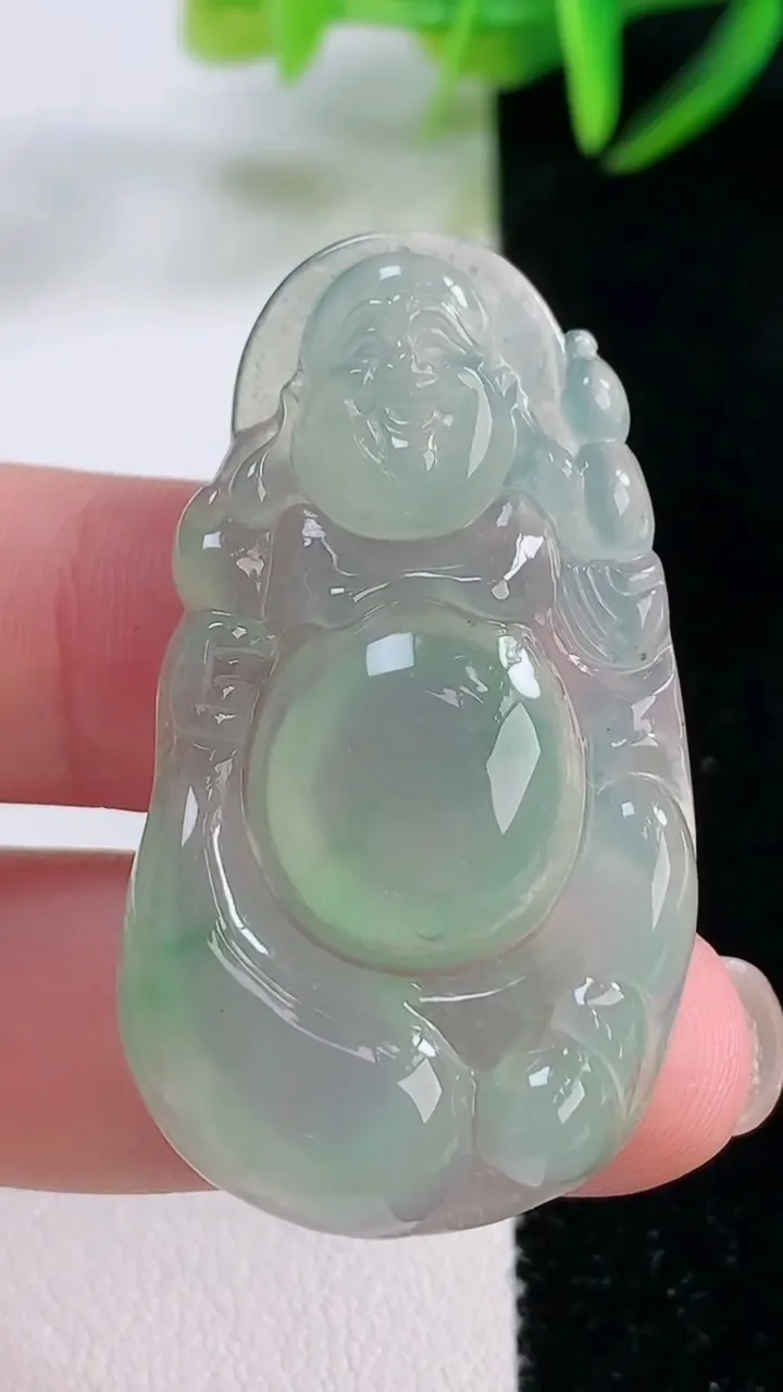 天然A货翡翠布袋佛吊坠，尺寸43.2-24-6，重量:10.35g
11月26日