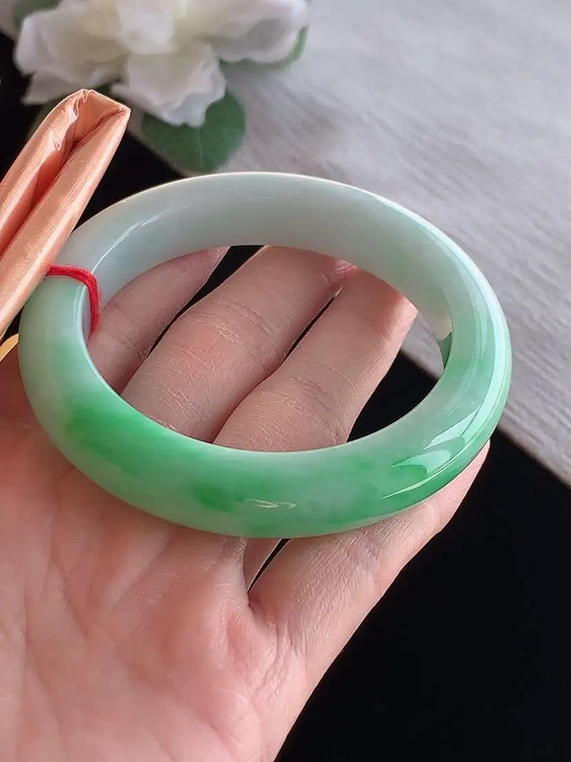a货翡翠老坑冰种飘绿厚装正装正圈手镯55-56圈口 尺寸55.5×11.5×9.5mm 1125