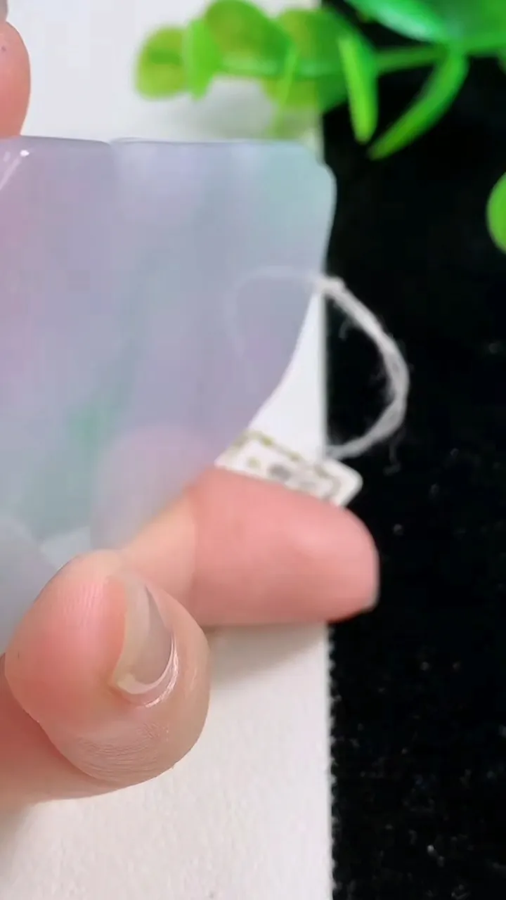 天然A货翡翠春带彩紫罗兰普贤菩萨吊坠，尺寸60.2-45.2-6.1，重量:33.35g
11月26日