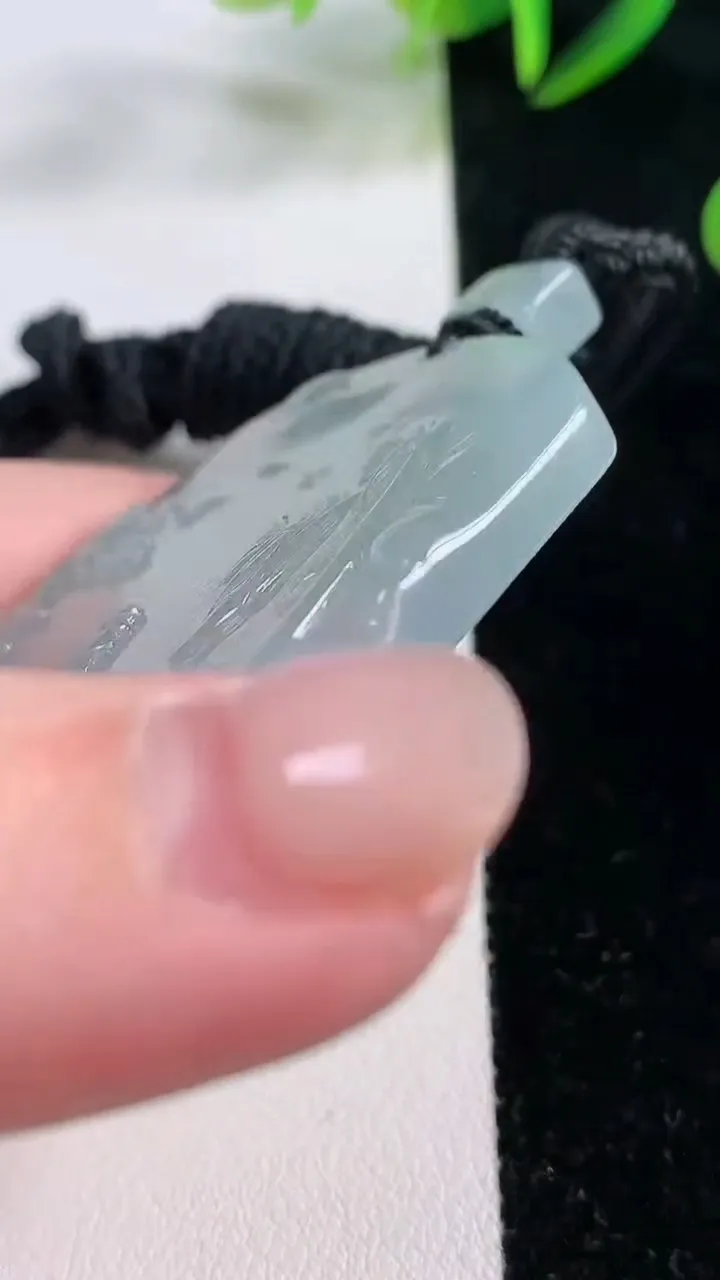 天然A货翡翠山水牌吊坠，尺寸51.7-42.8-5.7，重量:36.16g
11月26日