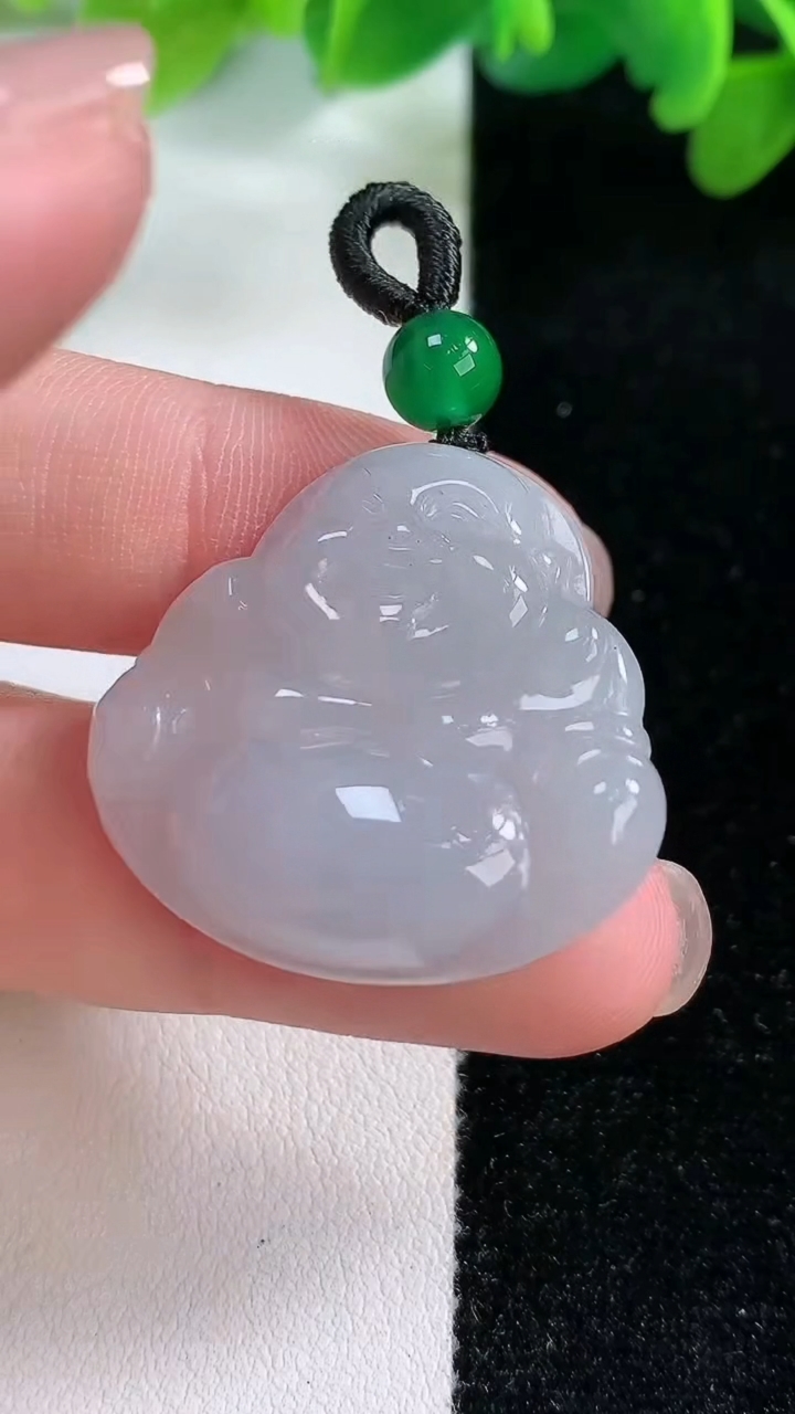 天然A货翡翠佛公吊坠，尺寸28.5-30-5.5，重:7.18g
11月26日
