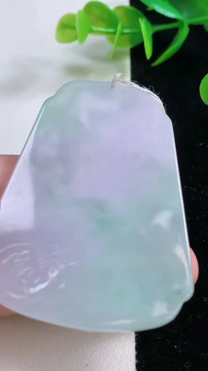 天然A货翡翠春带彩紫罗兰普贤菩萨吊坠，尺寸60.2-45.2-6.1，重量:33.35g
11月26日