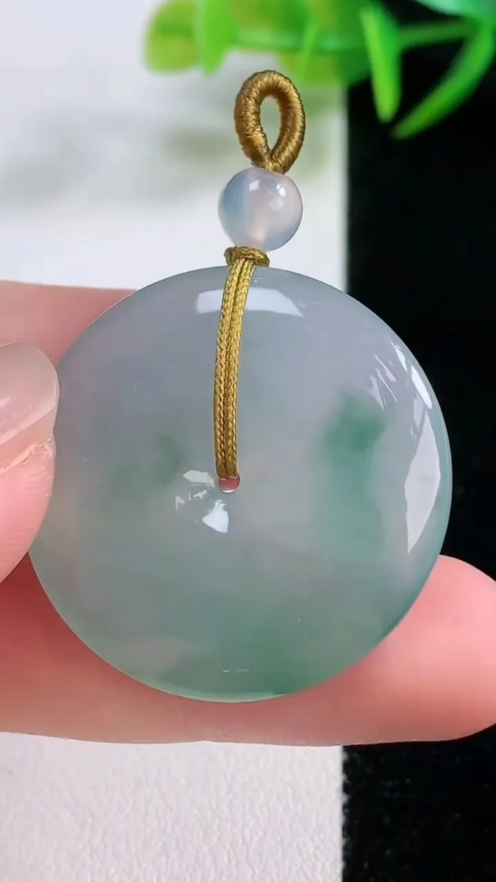 天然A货翡翠飘花平安扣吊坠，尺寸31-5.5，重量:11.48g
11月26日