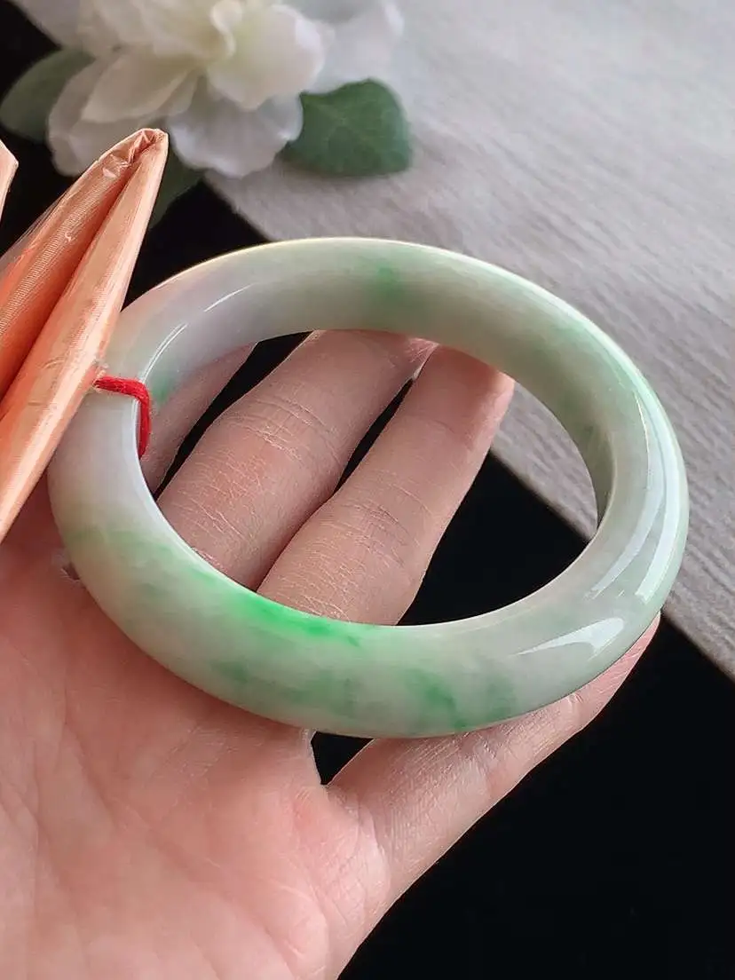 a货翡翠老坑冰润飘绿厚装正装正圈手镯58-59圈口  尺寸58.5×11.6×10.5mm 1125