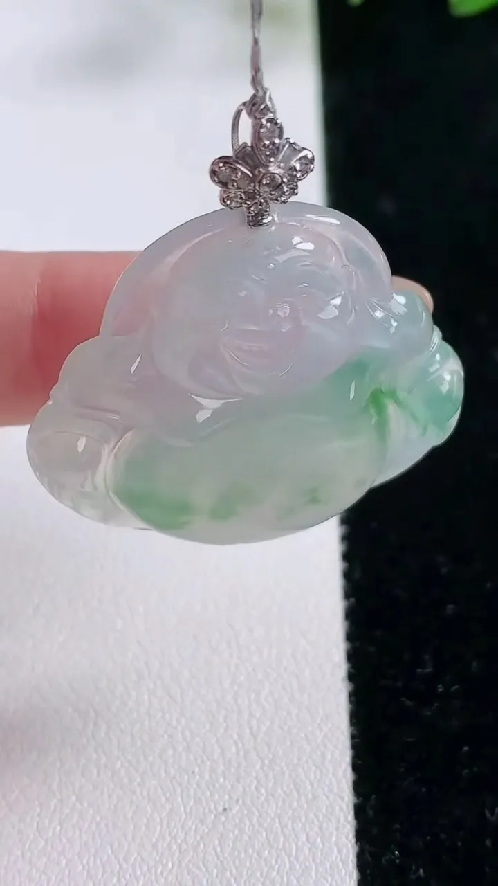 天然A货翡翠佛公吊坠，尺寸31.6-34-5.9，重量:10.30g
11月26日