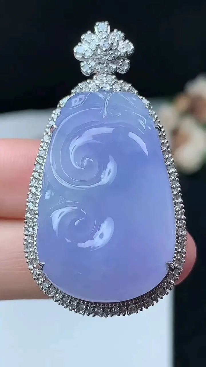 天然A货翡翠紫罗兰如意吊坠，尺寸46.3-24.7-13.5裸石31.7-20.7，重量:16.89