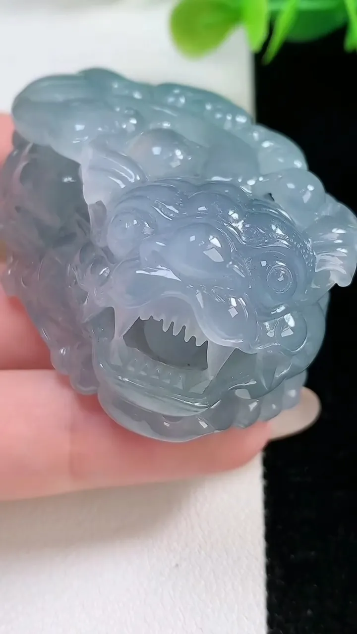 天然A货翡翠紫罗兰貔貅吊坠，尺寸50-33-26，重:93.84g
11月26日