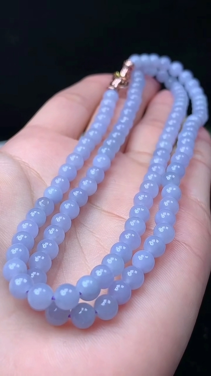 天然A货翡翠紫罗兰圆珠项链，尺寸5.4-108颗，重量:30.00g11月26日
工厂直销收藏佳品,