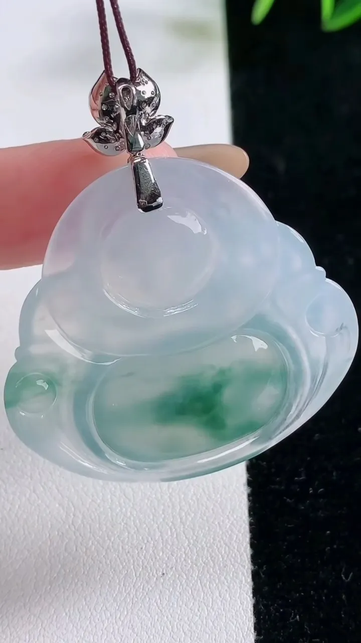 天然A货翡翠种飘花佛公吊坠，尺寸35-38.6-7.4，重量:16.20g
11月26日