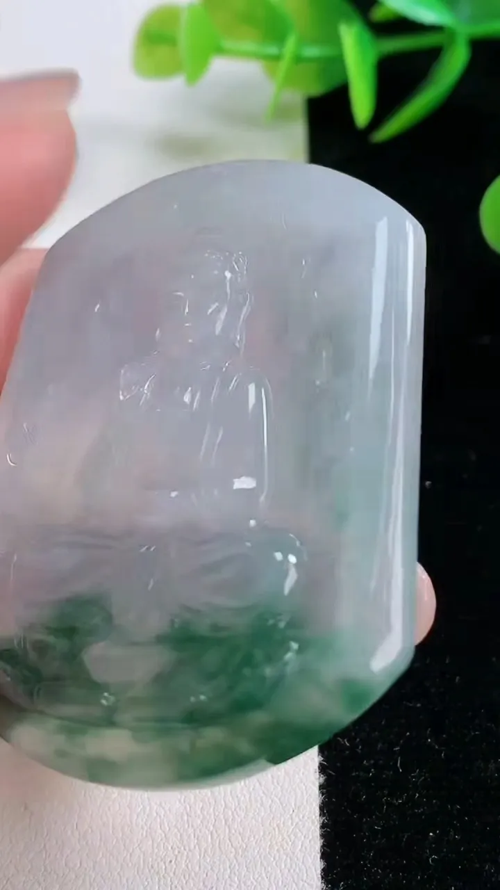 天然A货翡翠冰种飘花阿弥陀佛吊坠，尺寸55.5-44.7-5.5，重量:28.58g
11月26日