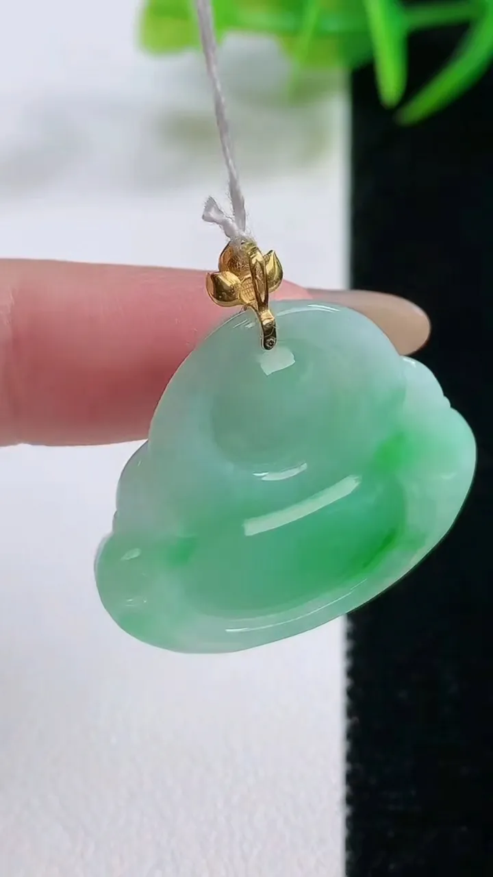 天然A货翡翠佛公吊坠，尺寸25-29-6，重量:6.66g
11月26日
