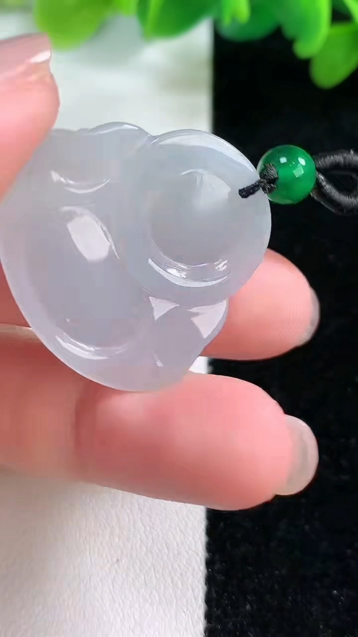 天然A货翡翠佛公吊坠，尺寸28.5-30-5.5，重:7.18g
11月26日