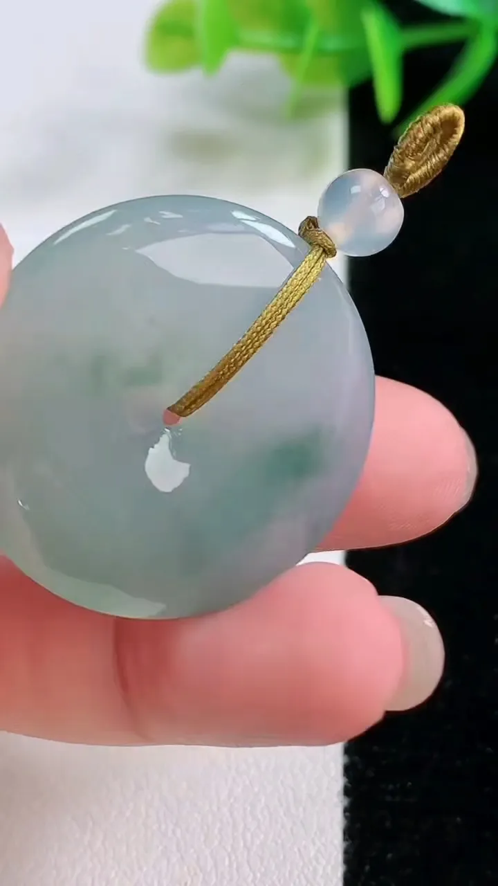 天然A货翡翠飘花平安扣吊坠，尺寸31-5.5，重量:11.48g
11月26日