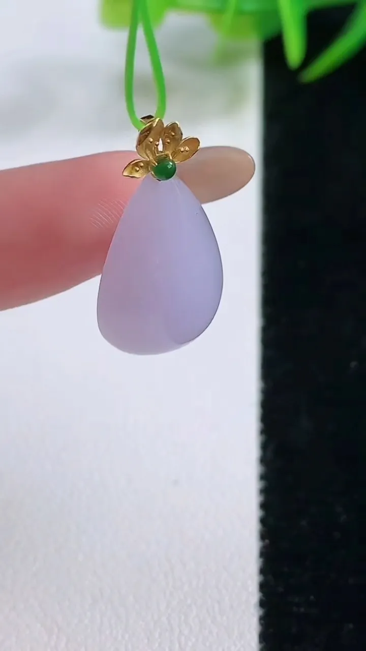 天然A货翡翠18K金紫罗兰水滴吊坠，尺寸21-13-8.5，重量:3.82g
11月26日