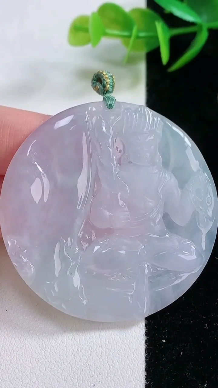 天然A货翡翠冰种春带彩紫罗兰不动明王吊坠，尺寸51-5.3，重量:29.11g
11月26日