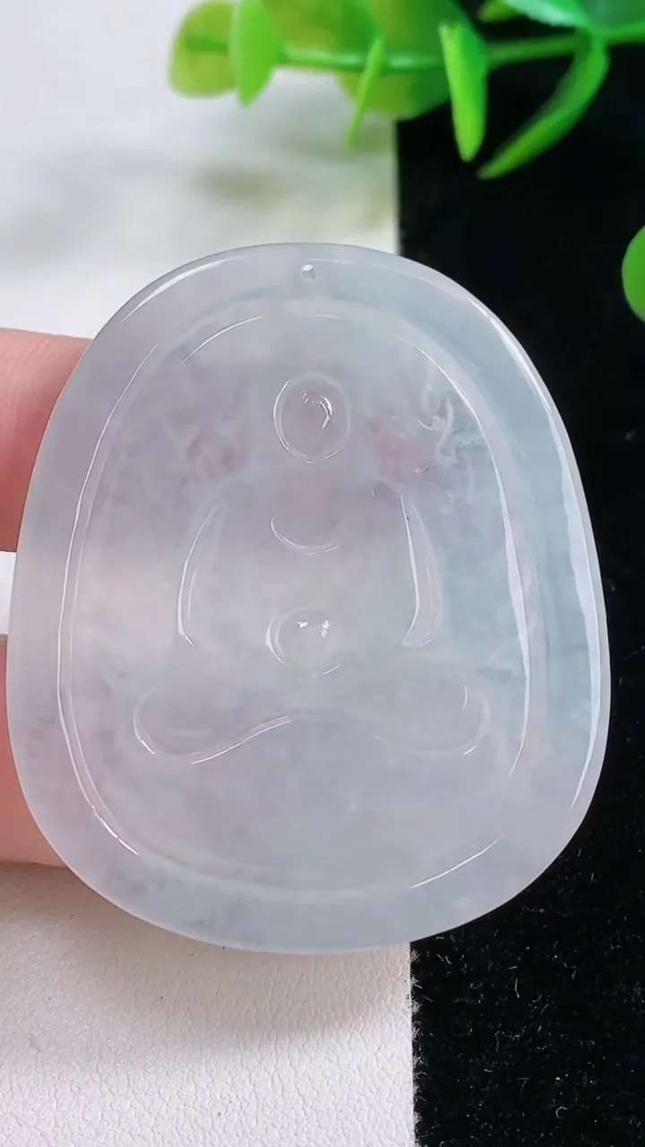 天然A货翡翠大日如来吊坠，尺寸50-42.4-4.7，重量:21.90g
11月26日