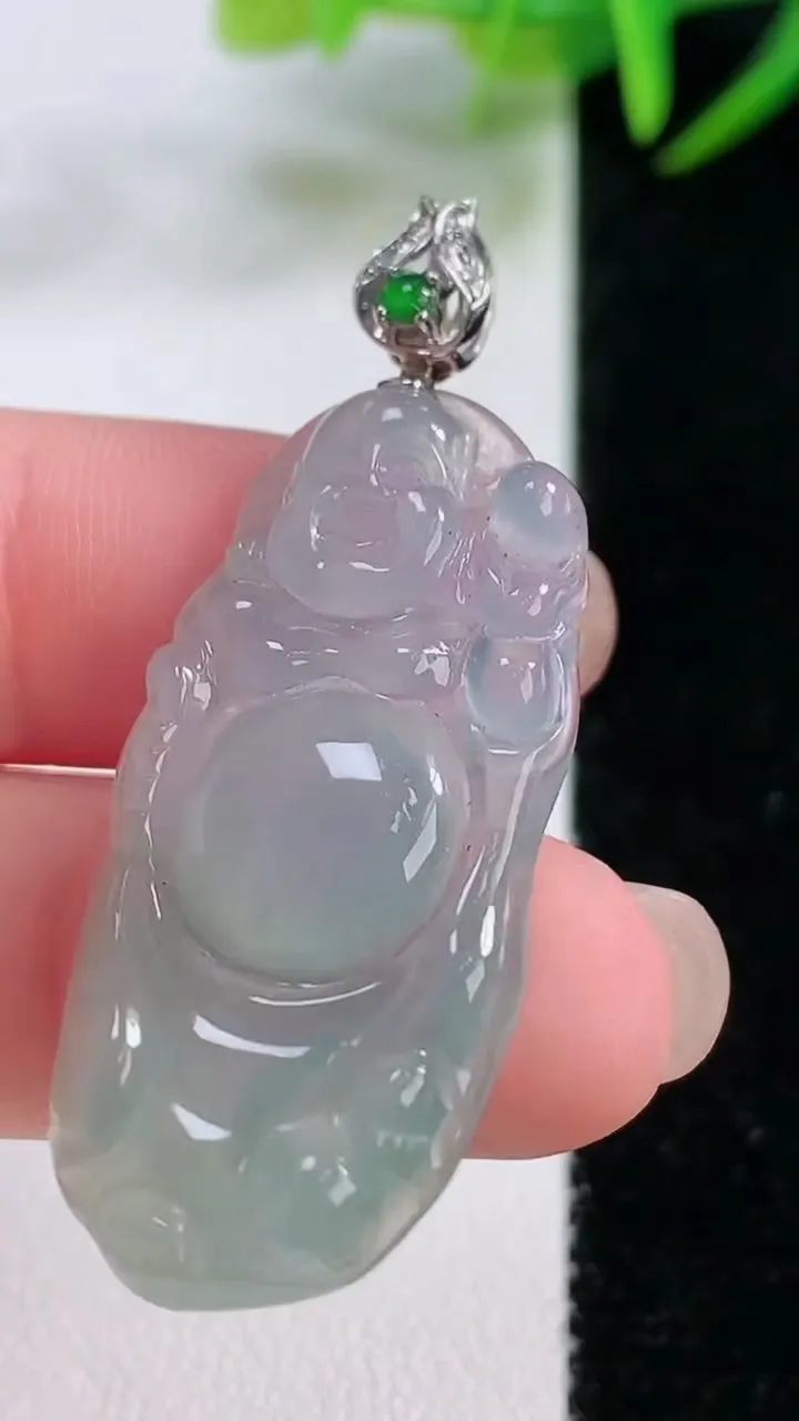 天然A货翡翠布袋佛吊坠，尺寸36.8-17.8-4.6，重量:6.18g
11月26日