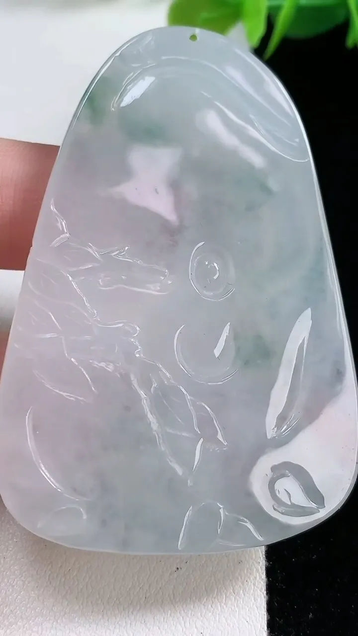 天然A货翡翠冰种飘花普贤菩萨吊坠，尺寸63.4-42.5-6.4，重:35.20g
11月26日