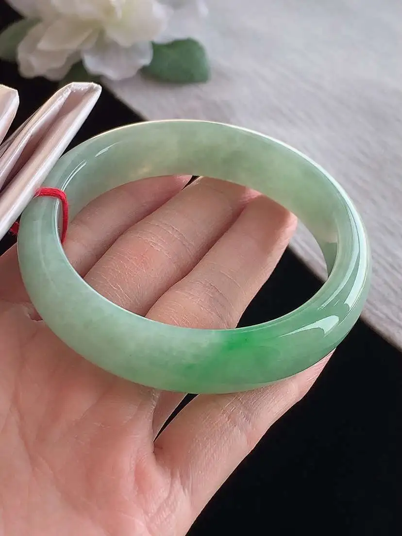 a货翡翠老坑冰种飘绿正装正圈手镯57-58圈口  尺寸57.8×13.8×8.3mm 1125