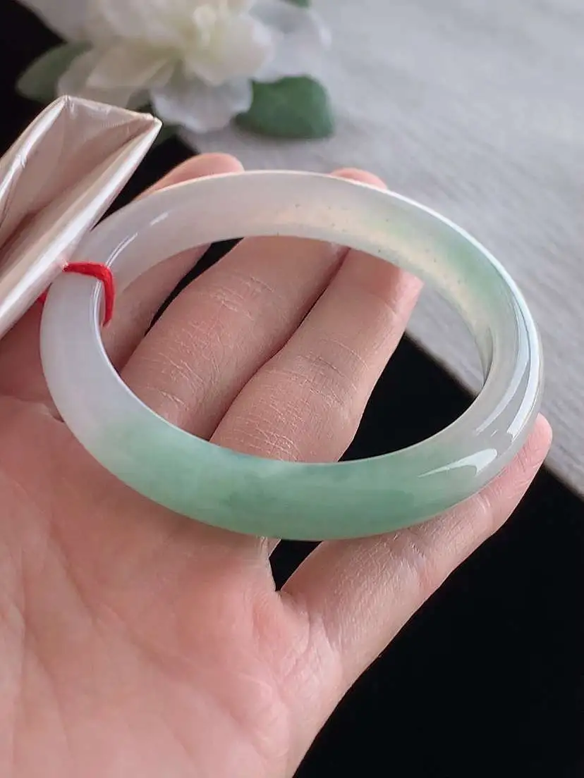 a货翡翠老坑冰种飘绿正装正圈手镯54-55圈口  尺寸54.2×9.6×7.8mm 1125
