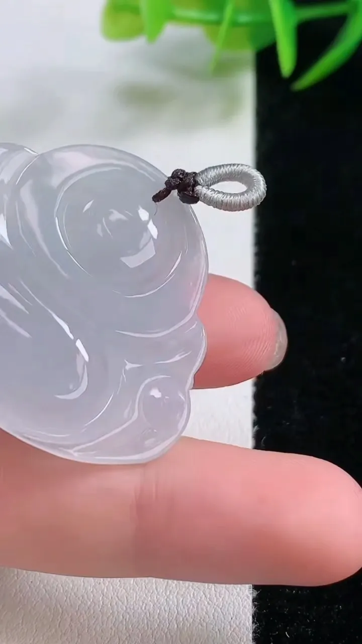 天然A货翡翠佛公吊坠，尺寸33.8-40.3-5.6，重量:11.65g
11月26日